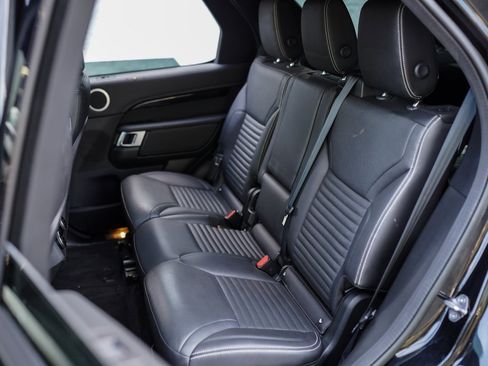 Used 2023 Land Rover Discovery S R-Dynamic image 23