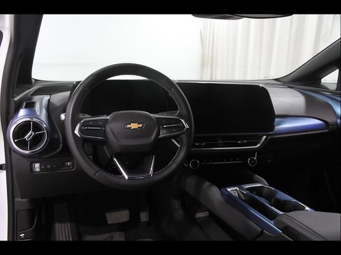 Used 2024 Chevrolet Equinox EV LT FWD image 7