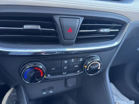 Used 2025 Buick Encore GX Preferred w/ Comfort Package image 31