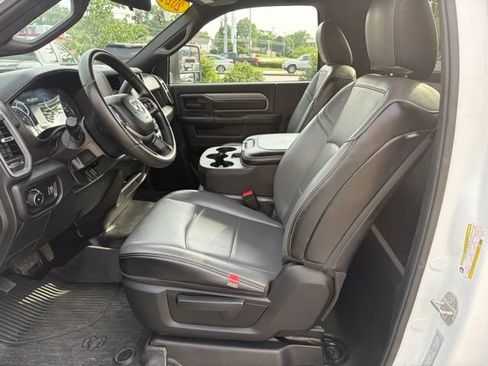 Used 2024 RAM 3500 Tradesman w/ Chrome Appearance Group AWD/4WD image 16