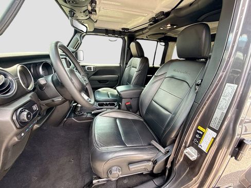 Used 2023 Jeep Wrangler Unlimited Sahara AWD/4WD image 23