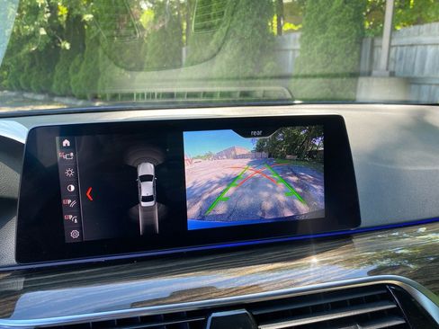 Used 2019 BMW 530i xDrive w/ Convenience Package AWD/4WD image 17