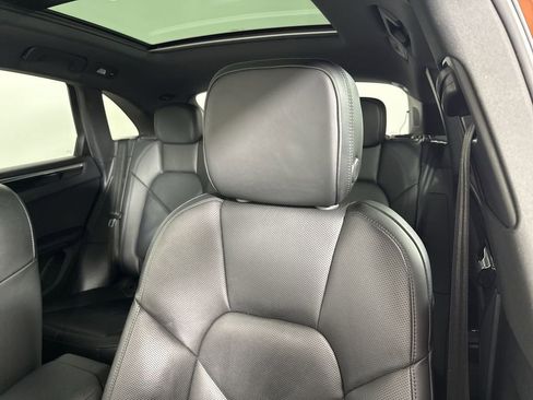 Certified 2023 Porsche Macan S image 41