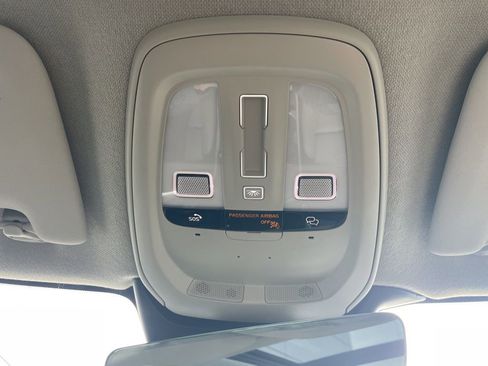 Certified 2023 Volvo XC40 B5 Plus w/ Protection Package Premier image 38