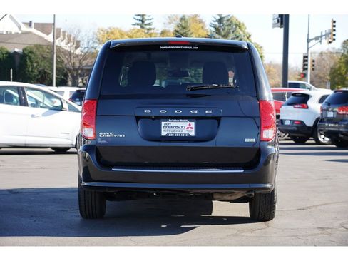 Used 2018 Dodge Grand Caravan SE w/ UConnect Hands-Free Group image 4