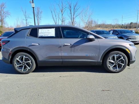 New 2026 Chevrolet Equinox EV LT image 24