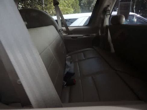 Used 2004 Ford Excursion XLT AWD/4WD image 10