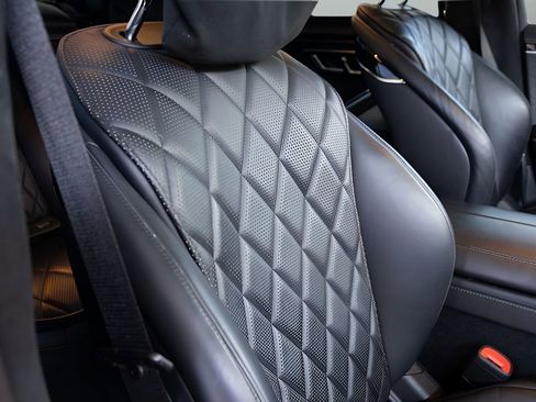 Used 2022 Mercedes-Benz S 580 4MATIC Sedan w/ AMG Line Package image 91