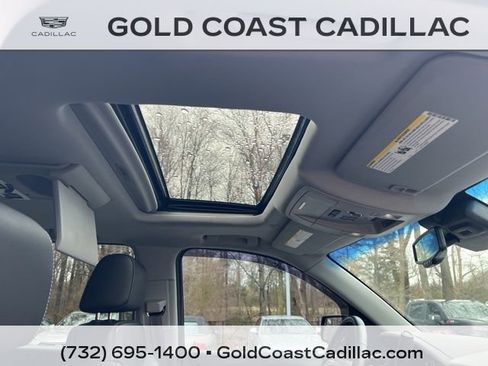 Used 2017 Chevrolet Suburban LT image 8