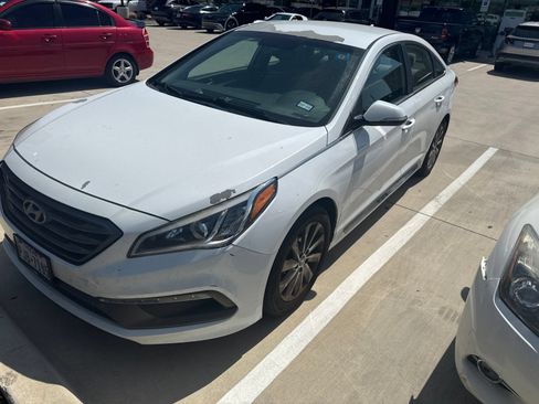 Used 2017 Hyundai Sonata Sport w/ Cargo Package FWD image 2
