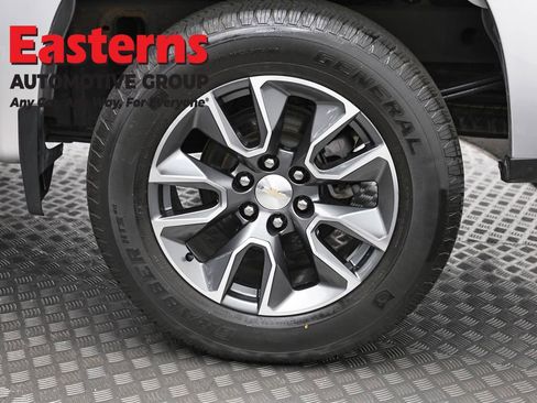 Used 2022 Chevrolet Silverado 1500 LT AWD/4WD image 35