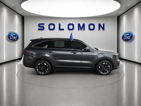 Used 2024 Kia Sorento S w/ Panoramic Sunroof Package AWD/4WD image 4