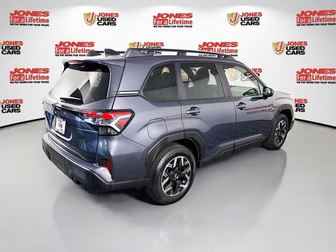 Used 2025 Subaru Forester Premium AWD/4WD image 16