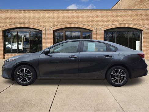 Used 2024 Kia Forte LXS image 7