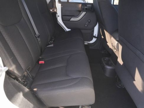 Used 2015 Jeep Wrangler Unlimited Sport image 15