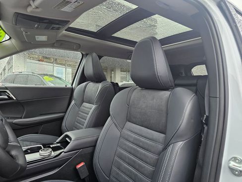 New 2026 Mitsubishi Outlander SE image 16