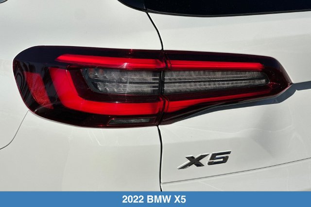 Used 2022 BMW X5 xDrive40i w/ Premium Package AWD/4WD image 30