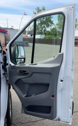 Used 2018 Ford Transit 150 148 Medium Roof RWD image 18