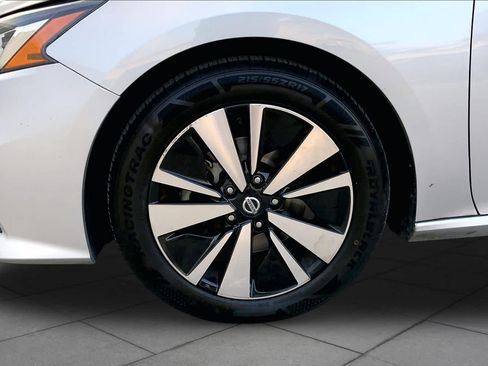 Used 2021 Nissan Altima 2.5 SV FWD image 10