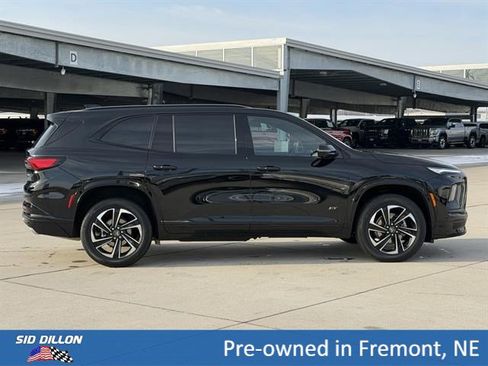 Certified 2025 Buick Enclave Sport Touring w/ Power Package AWD/4WD image 3