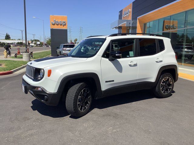 Used 2023 Jeep Renegade Latitude AWD/4WD image 5