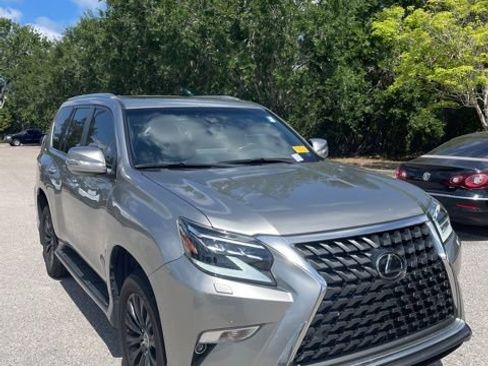 Used 2023 Lexus GX 460 Premium w/ Accessory Package AWD/4WD image 5