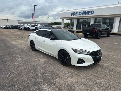 Used 2023 Nissan Maxima SR w/ Sport Mat Group FWD image 16