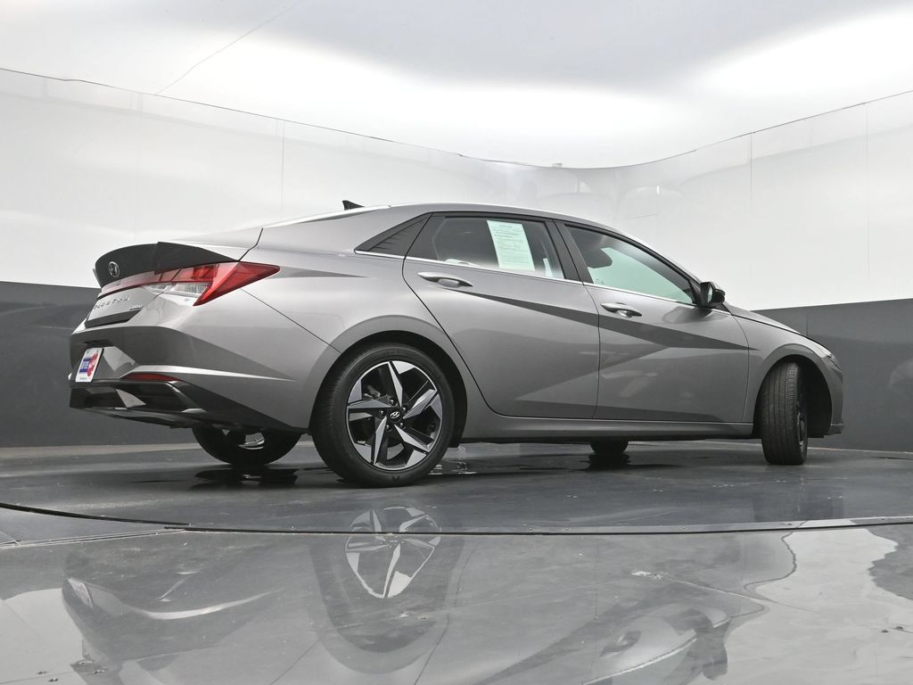 Used 2022 Hyundai Elantra Limited FWD image 31