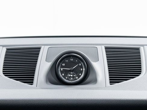 Certified 2025 Porsche Macan image 15