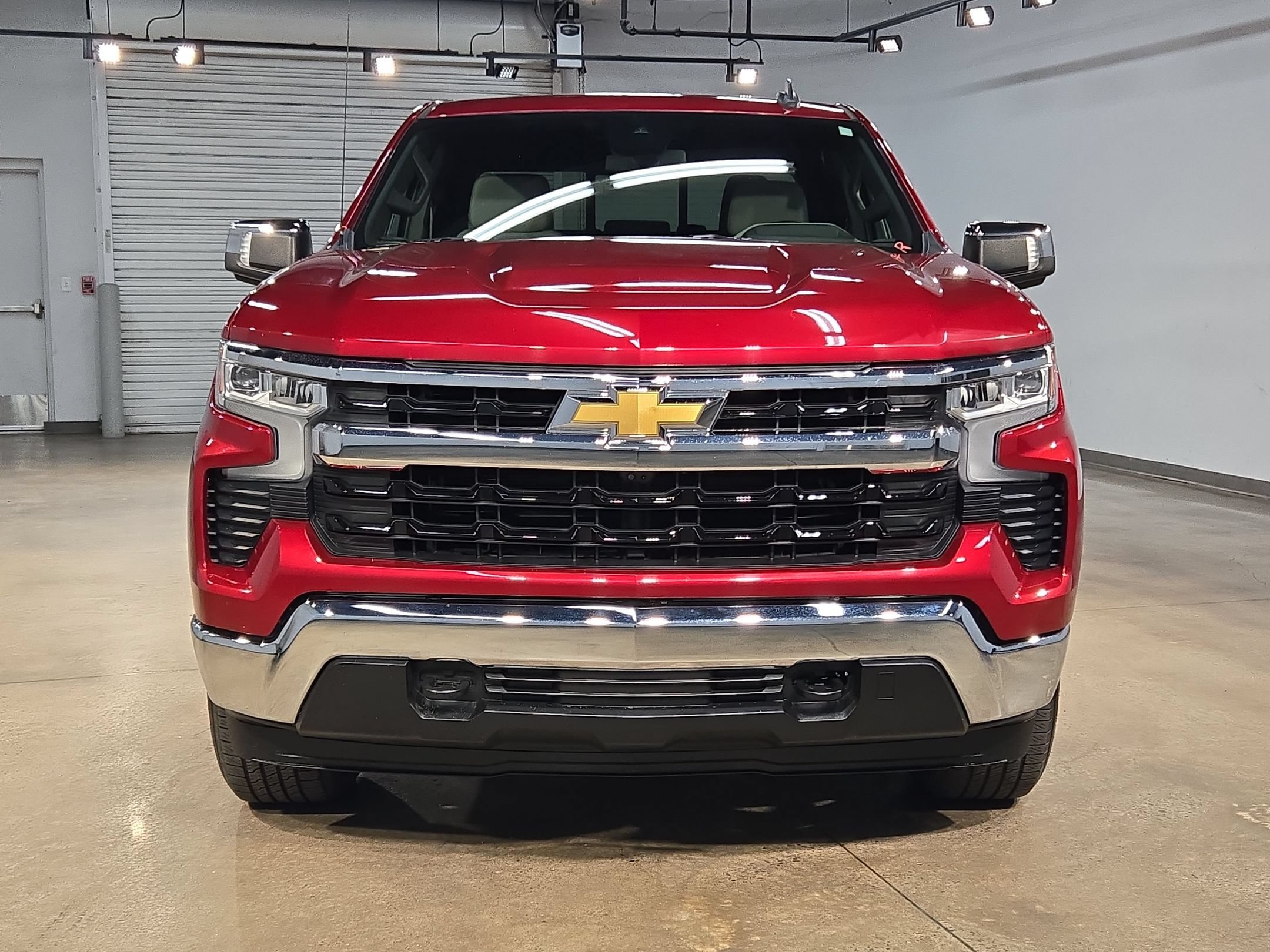 Used 2022 Chevrolet Silverado 1500 LT AWD/4WD image 2