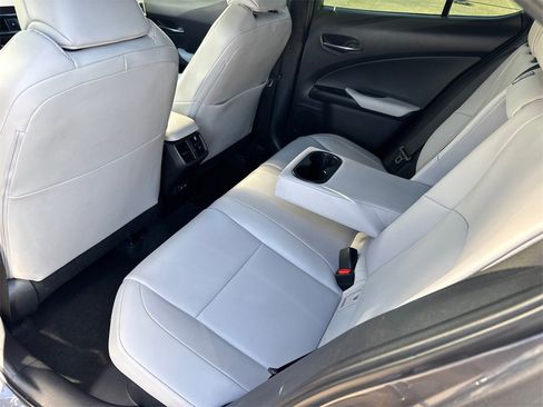 Used 2023 Lexus UX 250h FWD image 19