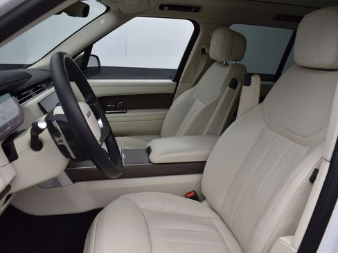 Used 2024 Land Rover Range Rover SE AWD/4WD image 11