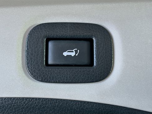 Used 2019 Nissan Rogue SV w/ Premium Package image 28