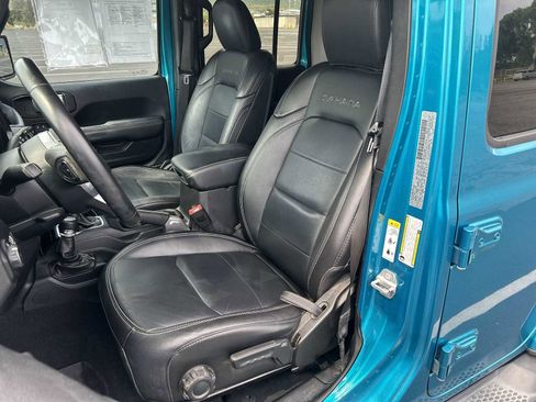 Used 2019 Jeep Wrangler Unlimited Sahara AWD/4WD image 13