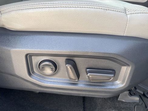 Used 2025 Toyota Tundra Limited image 42