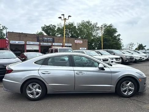 Used 2021 Hyundai Sonata SE FWD image 4