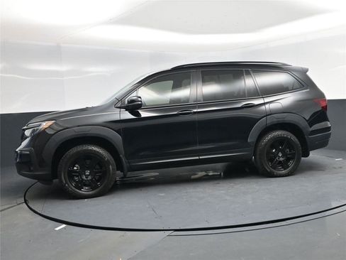 Used 2022 Honda Pilot TrailSport image 3