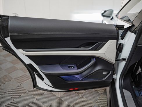 Used 2021 Porsche Taycan Turbo image 25