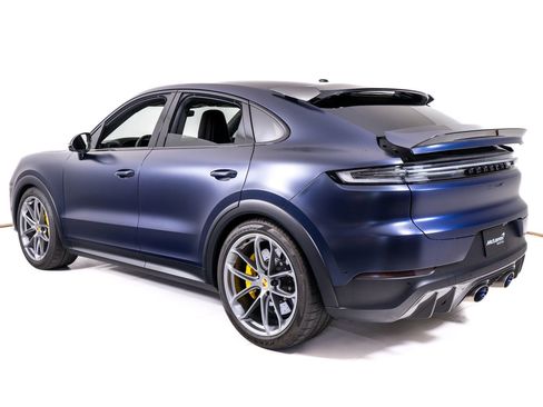 Used 2024 Porsche Cayenne Turbo GT AWD/4WD image 4