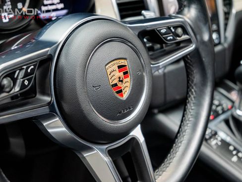 Used 2018 Porsche Macan Turbo image 63