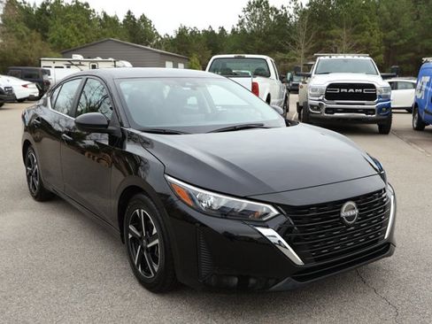 Used 2024 Nissan Sentra SV image 3
