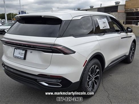 New 2026 Lincoln Nautilus Premier image 3