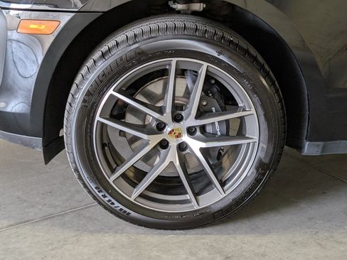 Certified 2026 Porsche Macan AWD/4WD image 15