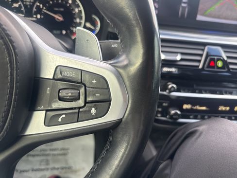 Used 2018 BMW M550i xDrive image 33