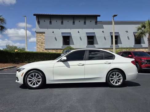 Used 2017 BMW 320i xDrive Sedan AWD/4WD image 3