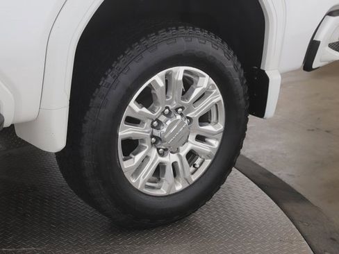 Used 2022 GMC Sierra 2500 Denali w/ Denali Ultimate Package image 14