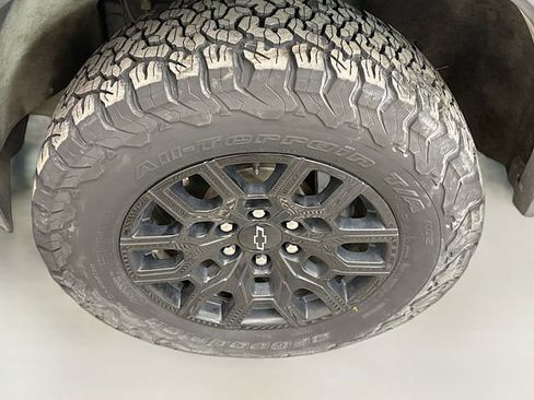 Used 2023 Chevrolet Colorado Trail Boss w/ Advanced Trailering Package image 32