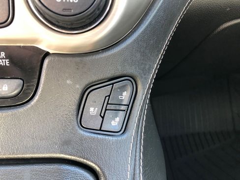 Used 2019 GMC Yukon XL Denali w/ Open Road Package image 33