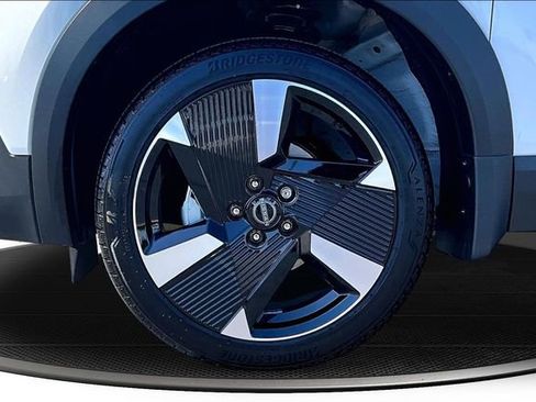New 2026 Nissan Kicks SR w/ Cold Weather Package FWD image 13