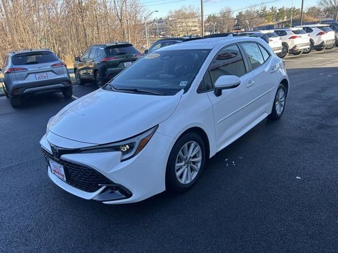 Used 2023 Toyota Corolla SE image 2